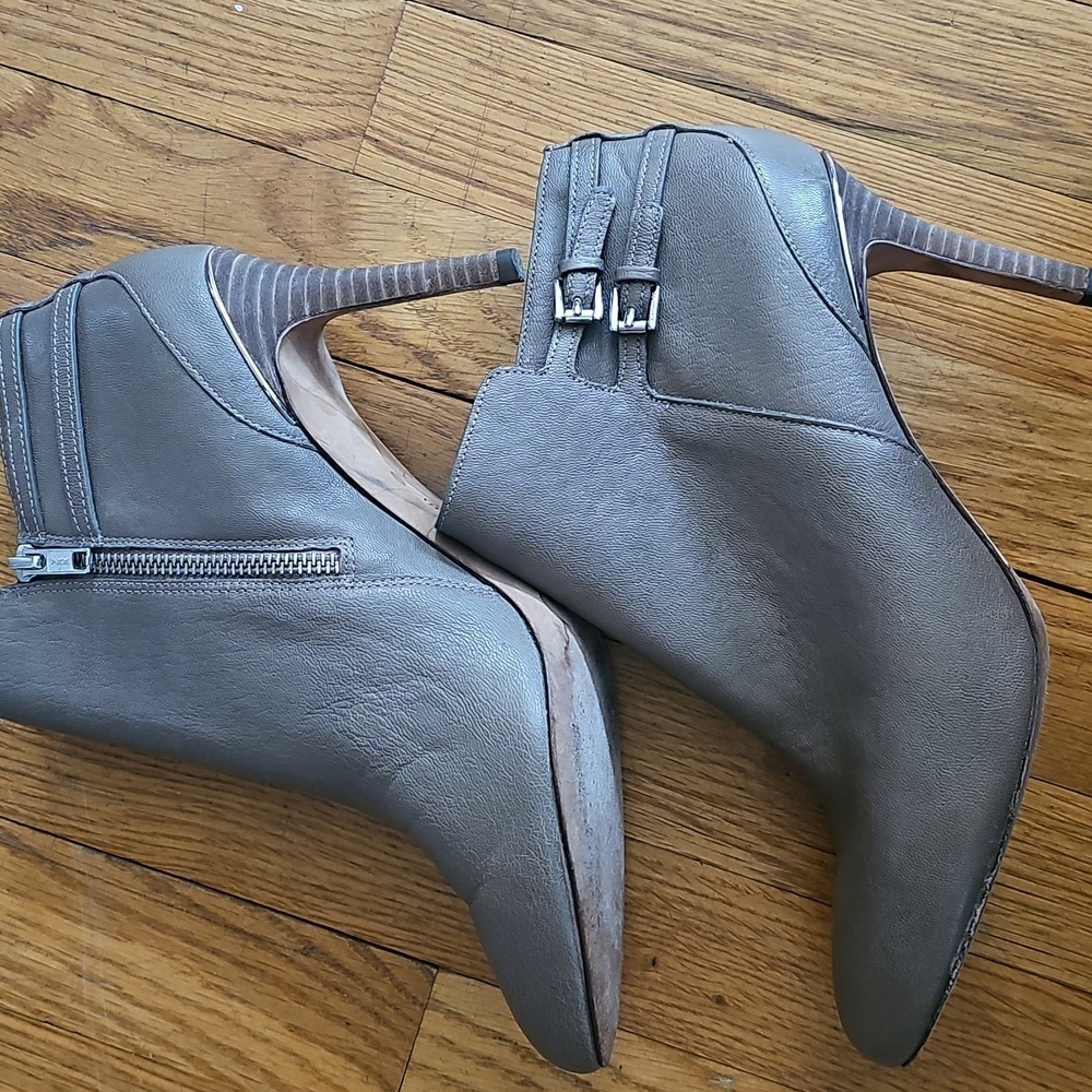 Coach Daphne Leather Ankle Booties Heeled Boots Brown 9B Zip